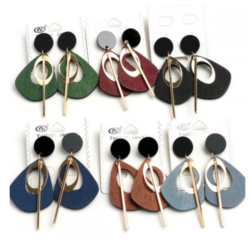 Earrings - Picture 1 of 2